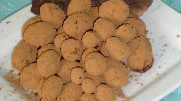 десерт из винограда и шоколада трюфельки