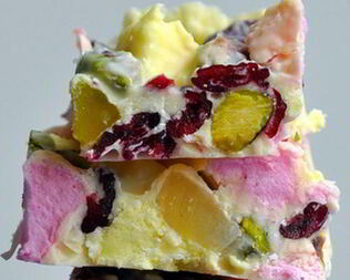 Десерт Каменистая дорога из белого шоколада