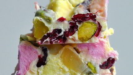 Десерт Каменистая дорога из белого шоколада