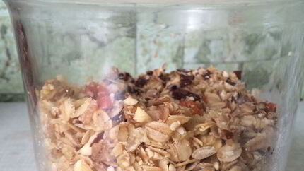 Гранола со специями, орехами и медом