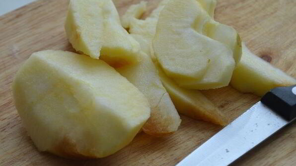 хлебный яблочный пудинг с белым шоколадом