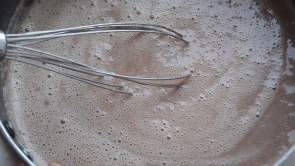 хлебный яблочный пудинг с белым шоколадом