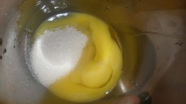 классический английский рисовый пудинг с изюмом