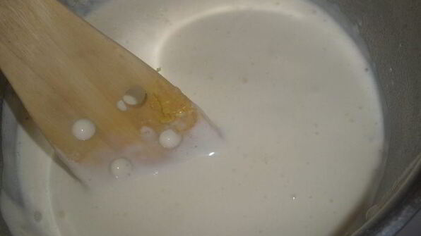 классический английский рисовый пудинг с изюмом