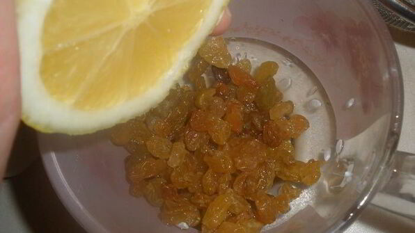 классический английский рисовый пудинг с изюмом