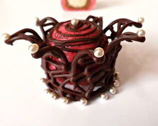 Домашние конфеты из макадамии, нуги, марципана и шоколада