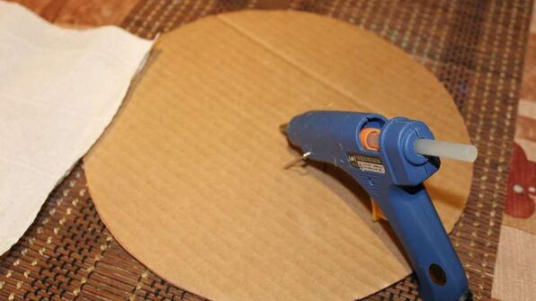 елка из шампанского и конфет