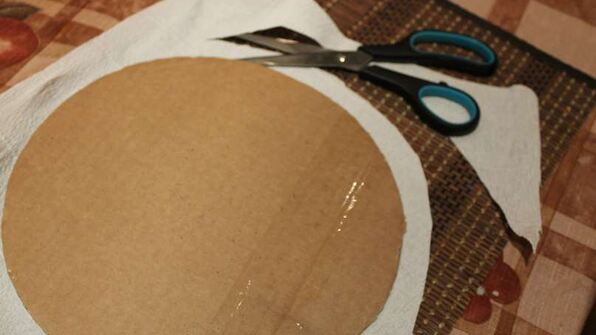 елка из шампанского и конфет