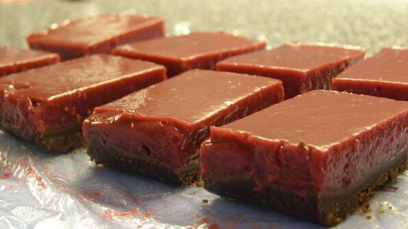 конфеты малиновые поцелуйчики