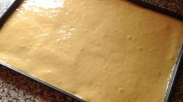 бисквитный рулет с масляным кремом