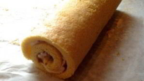 бисквитный рулет с масляным кремом