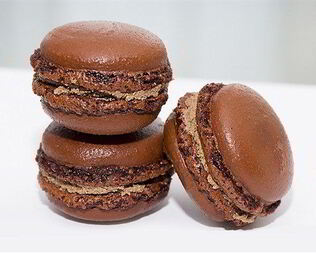 Двойные шоколадные меренги с молочным кремом