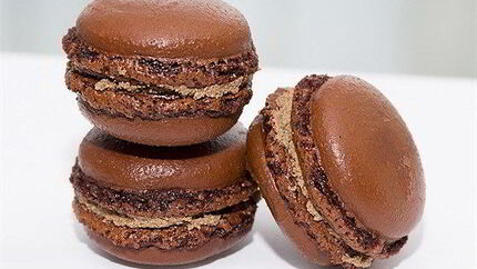 Двойные шоколадные меренги с молочным кремом