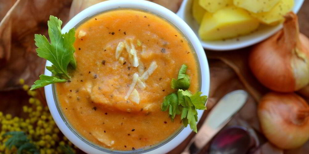 Рецепт луково-томатного крем с курицей