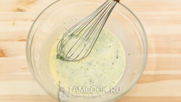 мини-блинчики с семгой и сметанным кремом