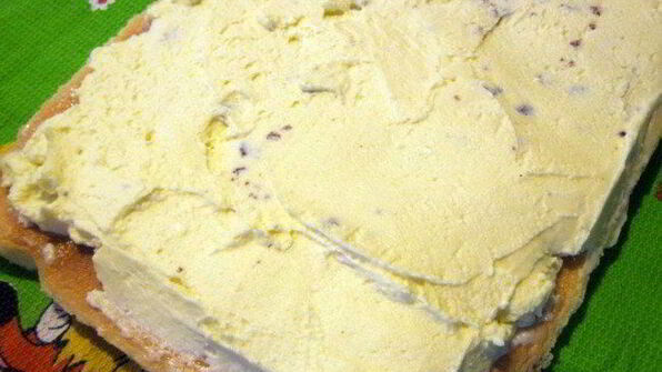 рулет бисквитный с творожным кремом