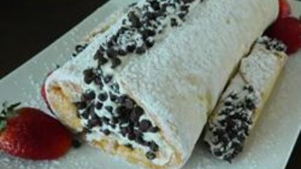 Рулет с творожным кремом