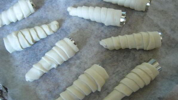 слоеные трубочки с белковым кремом