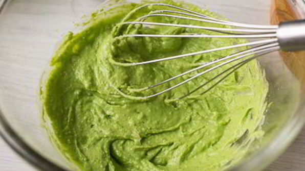 веррины с кремом из горошка и острыми креветками