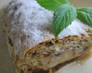 Миндально-шоколадные груши в тесте фило