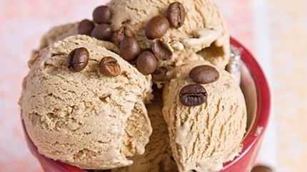 Бананово-творожное мороженое с финиками