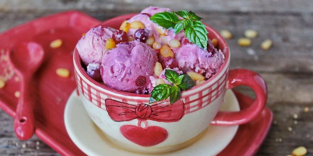 Рецепт домашнего мороженого из свеклы с клюквой, апельсином и кленовым сиропом