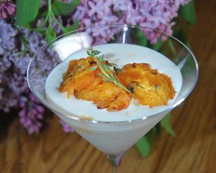 Йогуртовое мороженое с запеченными абрикосами