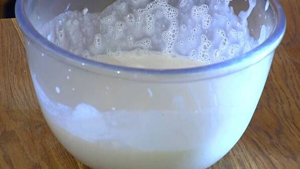 йогуртовое мороженое с запеченными абрикосами