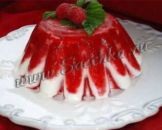 Клубнично-творожное мороженое