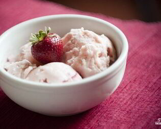 Клубничное мороженое