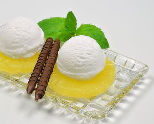 Кокосовое мороженое с ананасом