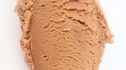 Мороженое с нутеллой и кусочками конфет Ферреро Роше