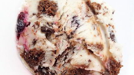 Мороженое со вкусом торта Черный лес