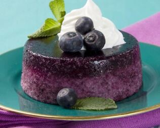 Фруктово-ягодный мусс со взбитыми сливками