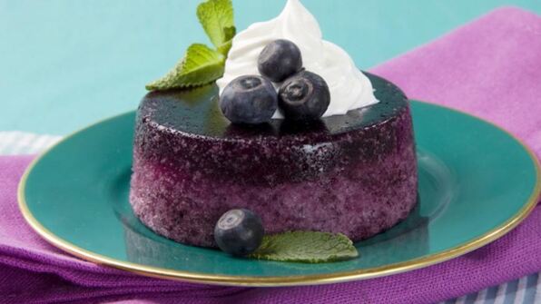 фруктово-ягодный мусс со взбитыми сливками