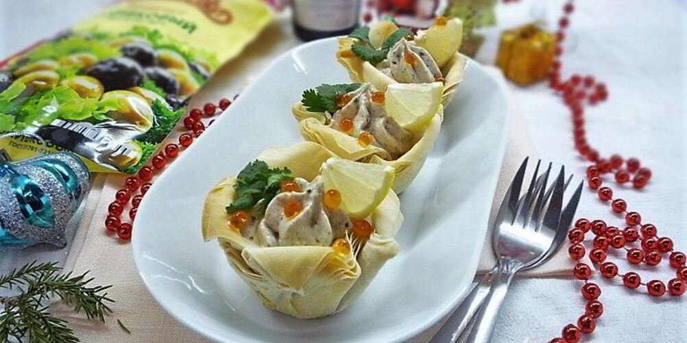 Рецепт хрустящих чашечек с муссом из печени трески