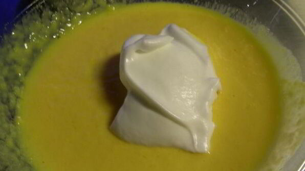 легкий крем-мусс из манго с рикоттой