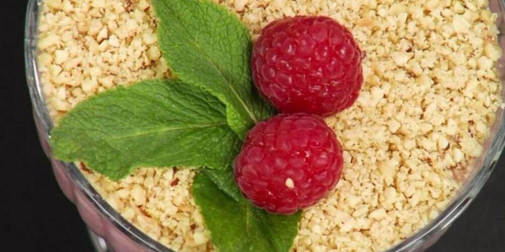 Рецепт мусса из белого шоколада с лесными орехами