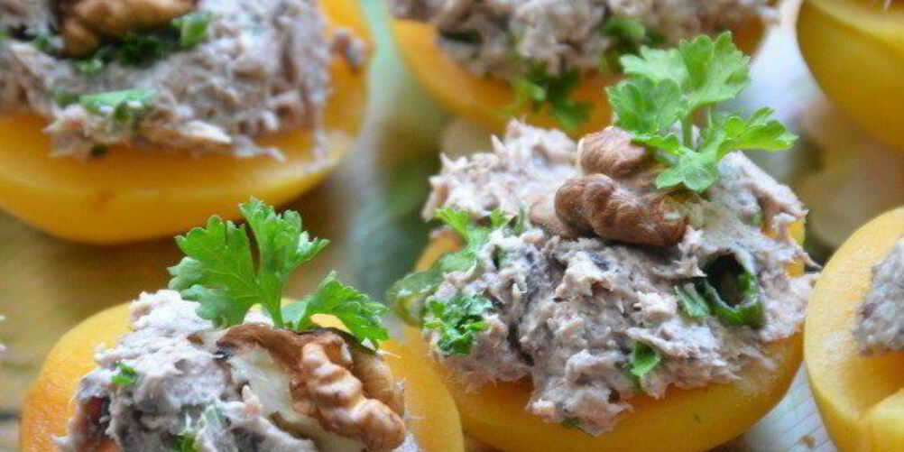 Рецепт мусса из тунца на абрикосах