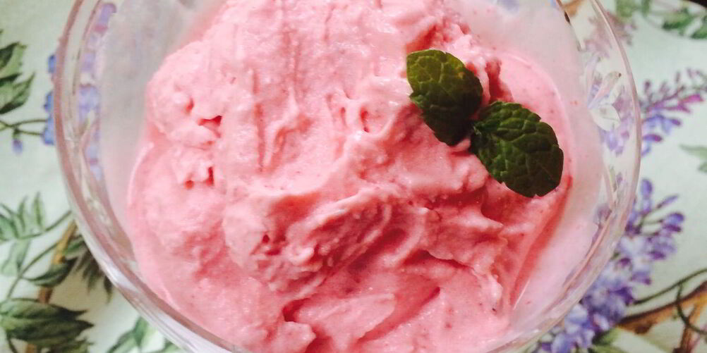 Рецепт мусса-мороженого из замороженной клубники