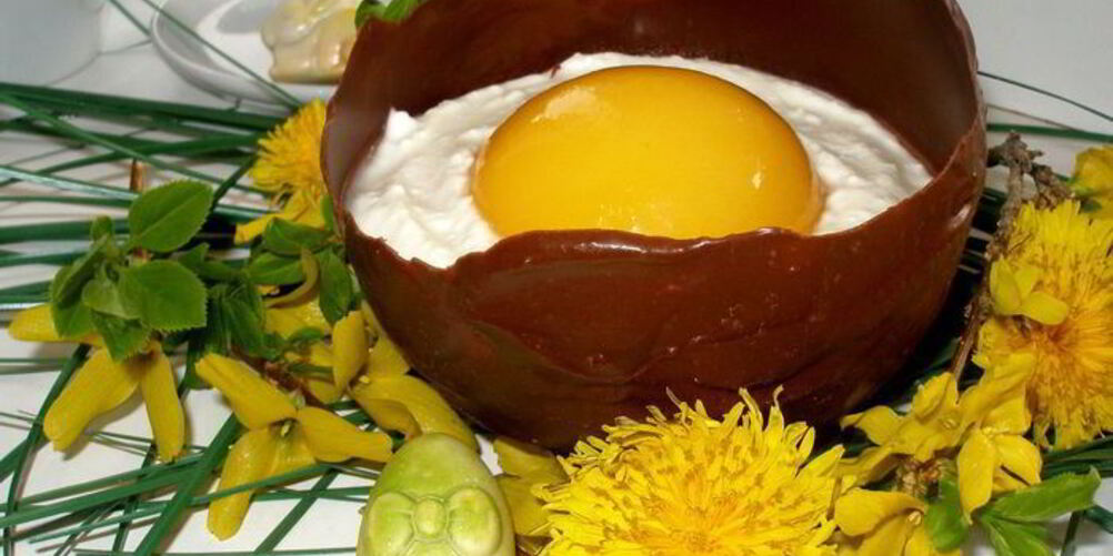 Рецепт пасхальных шоколадных яиц с творожным муссом