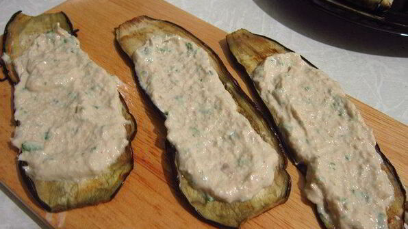 рулеты из баклажанов с рыбным муссом