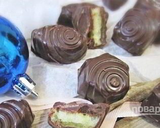 Шоколадные конфеты с персиковым муссом