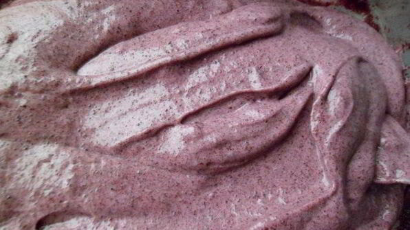 шоколадные стаканчики с черничным муссом и бисквитом