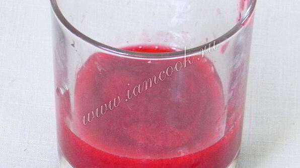 панна котта с красной смородиной