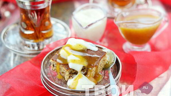 пудинг с карамельным соусом