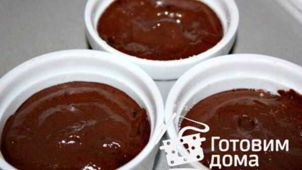 шоколадное суфле с карамельным соусом