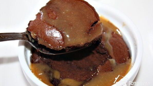 шоколадное суфле с карамельным соусом