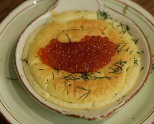 Сливочное суфле с красной икрой