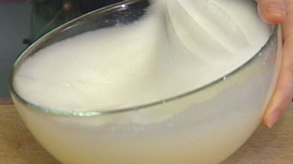 сливочное суфле с красной икрой